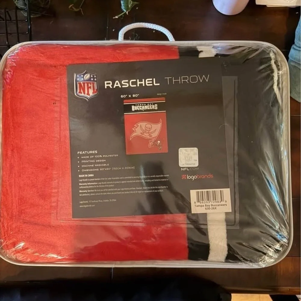 Tampa Bay Buccaneers Raschel Plush Throw Blanket 60